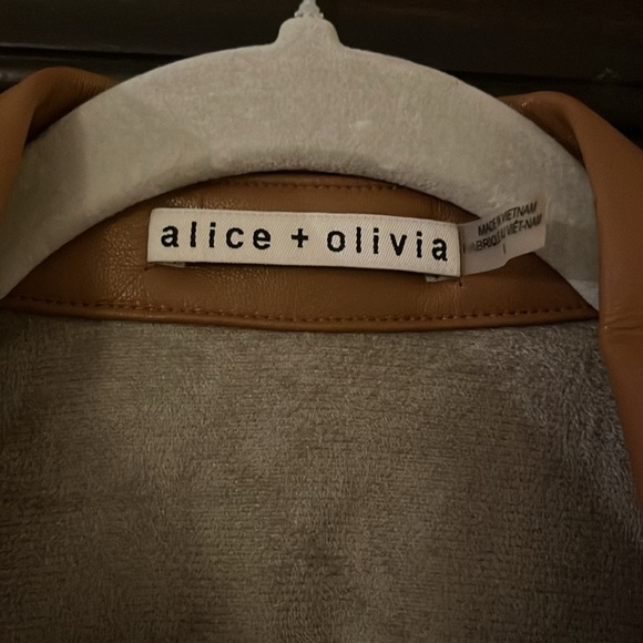 Alice + Olivia camel faux leather long sleeve snap front dress size 6 EUC - Picture 2 of 8